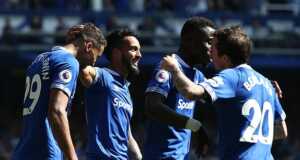 Everton Hajar MU 4 Gol