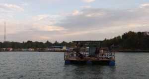 Berakit-rakit ke Piayu Laut, Kita Mancing Kemudian mancing rakit di piayu