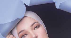 Transformasi Dewi Sandra: Jalan Hitam dan Hijab