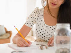 Perempuan Kurang Minat Terjun Dalam Politik, Salah Siapa? Perempuan cerdas