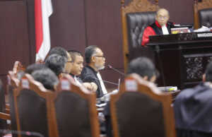 Tim Hukum Prabowo Minta MK Diskualifikasi Paslon 01, Menangkan Paslon 02 atau Pemilu Ulang