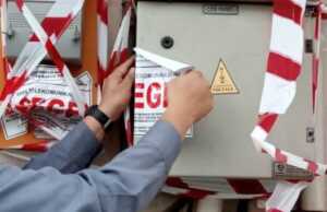 Operator Telekomunikasi Bayar Utang, Segel Menara Dilepas