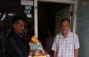 PWI Tanjungpinang-Bintan Beri Bingkisan Lebaran kepada 10 “Wartawan Sepuh”