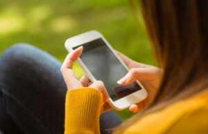 Kecanduan Main HP Bisa Bikin Tengkorak Benjol main hp