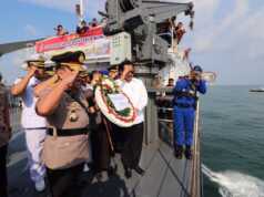 HUT Ke-73 Bhayangkara, Polda Kepri Tabur Bunga di Laut Perbatasan