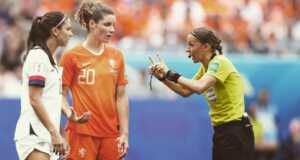 Stephanie Frappart, Wasit Wanita Pemimpin Laga Piala Super Eropa 2019