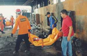 dua korban meninggal akibat terbakarnya KM Sembilang di Meral