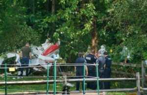 Pesawat Jatuh di Halaman Rumah, Seluruh Penumpang Tewas