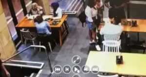 Video, Pria Australia Pukul dan Injak Muslimah Hamil di Kafe