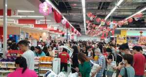 Level Waspada Corona Naik, Warga Singapura Panik dan Borong Makanan Virus Corona Singapura