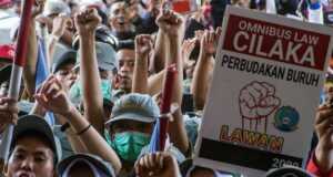 PP 35/2021 Diterbitkan, Karyawan Kontrak Semakin Tertekan Peraturan Pelaksana UU Cipta Kerja