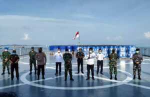 Bantuan Sanitizer dan Alat Medis dari Singapura Tiba di Batam, Diangkut Pakai Kapal Perang KRI Semarang