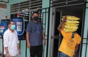 Sembako Murah Tak Perhatikan Social Distancing, Plt. Walikota Tegur Kadisdagin Sembako Batam