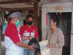 LSM LIRA Kepri Berikan Sembako pada Warga Terdampak Corona LIRA Kepri