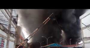 VIDEO: Detik-Detik Kebakaran Pasar Taras Batam