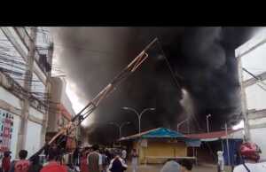 VIDEO: Detik-Detik Kebakaran Pasar Taras Batam