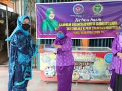 Marlin Rudi Serahkan 875 Paket Sembako dan 400 Masker kepada Perwata dan WI Batam Marlin Rudi