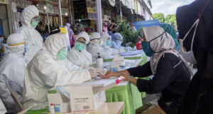 Foto: Rapid Test Corona di Pasar Botania Batam Rapid Test Pasar Botania