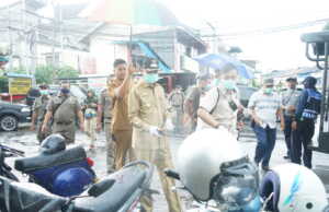 Walikota Lakukan Penyemprotan Disinfektan di Area Keramaian Walikota Lakukan Penyemprotan Disinfektan di Area Keramaian
