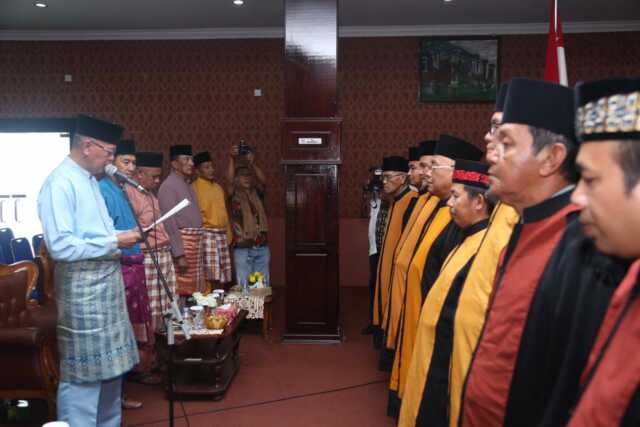 Walikota Lantik Dewan Hakim MTQ dan Pengurus FKM Kota Tanjungpinang Walikota Lantik Dewan Hakim MTQ dan Pengurus FKM Kota Tanjungpinang