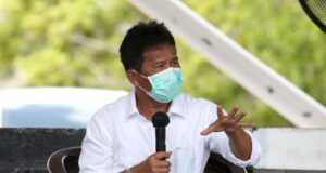 Penumpang Pesawat Meninggal, 13 Pramugari dan Pilot Dikarantina di Batam Muhammad Rudi