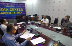 Bupati Bintan : Bantuan Dikucurkan Rp 1.800.000,- Per KK Untuk 3 Bulan Bupati Bintan : Bantuan Dikucurkan Rp 1.800.000,- Per KK Untuk 3 Bulan