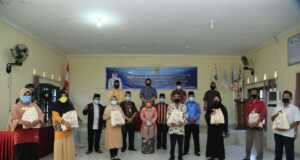 Bantu Kebutuhan Warganya, Pemko Berbagi Sembako Pemko Bagikan Bingkisan Hari Raya untuk Masyarakat