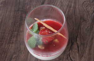 Resep Panna Cotta Stroberi, Manis dan Lumer di Mulut Panacota