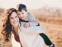 Perempuan Pejuang Keluarga, Sederet Alasan Mengapa Surga Ada di Telapak Kaki Ibu surga di telapak kaki ibu