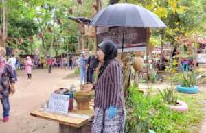 Pasar Djadoel Mata Kucing, Perut Kenyang di Tengah Hutan sampai Berkuda di Kebun Binatang