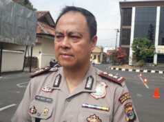 PROSTITUSI ONLINE: Artis VS Pasang Tarif Rp30 Juta Artis vs