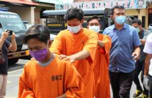 Jalan Sama Pacar, Siswi SMP di Bali Malah Digarap 5 Kali Oleh 10 Orang Siswi SMP Bali