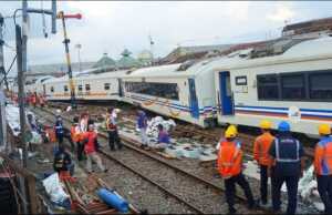7 Gerbong Kereta Gajayana Meluncur Sendiri di Stasiun, Tabrak Kerumunan Pekerja Kereta Gajayana