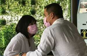 Vanessa Angel Ditahan, Masuk Rutan Pondok Bambu Pakai Masker Merah Jambu Vanessa Angel Ditahan