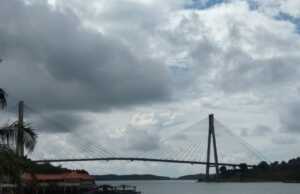 Wanita Ditemukan Tewas Diduga Lompat dari Jembatan Barelang Jembatan Barelang