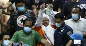 Surat Habib Rizieq dari Tahanan: Aba Sehat, Aba Tidak Takut Pledoi Habib Rizieq