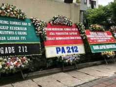 Karangan Bunga Dukung Komnas HAM Usut Tewasnya 6 Laskar FPI, Kemana Kapolda Metro Jaya?
