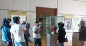 Wisatawan Jambi Jadi Wisnus Pertama yang Kunjungi Museum Raja Ali Haji Wisatawan Jambi