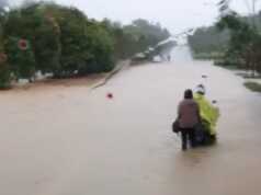 Jalan Menuju Bandara Direndam Banjir, Akses Dialihkan Jalan Menuju Bandara Banjir