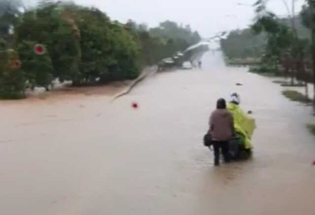 Jalan Menuju Bandara Banjir