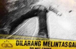 Mayat Pria Tanpa Identitas Ditemukan di Bawah Kolong Rumah Pelantar Penemuan mayat