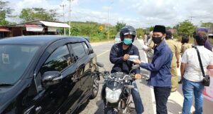 Sambut Hari Pers Nasional, SMSI Bintan Bagi-Bagi Masker ke Masyarakat SMSI Bintan