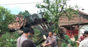 Puting Beliung Terjang Demak, 170 Rumah Rusak Puting Beliung Demak