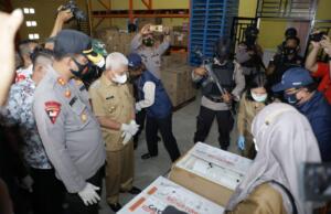 4440 Vaksin Sinovac Tiba, Tenaga Kesehatan Pertama Terima Vaksinasi