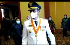 Usai Dilantik, Apri Sujadi Pilih Keluar dari Pintu Samping Apri Sujadi Dilantik