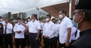 Tinjau Jembatan Batam-Bintan, Luhut Minta Dibuatkan Studi Ekonominya Tinjau Jembatan Babin