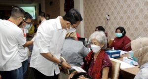 Selama 2 Hari, Giliran 500 Lansia di Batam Divaksin Lansia di Batam Divaksin