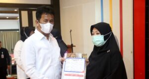 Hore, Suami atau Istri Guru Akan Ikut Divaksin Covid-19 Istri Guru Ikut Divaksin