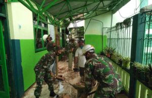 Pasca Gempa Malang, Kodim 0808/Blitar dan Yonif 511 Bergerak Cepat Bantu Warga Terdampak Personil Kodim 0808/Blitar