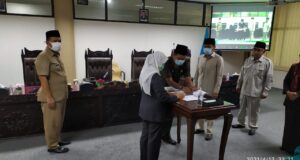 Meski Alot, Ketua DPRD Kabupaten Blitar Akhirnya Ketok Palu DPRD Kota Blitar Ketok Palu